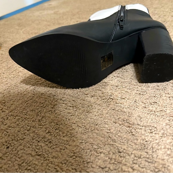 Nasty Gal Curve The Haters Two-Tone Leather Ankle Boots - Picture 13 of 13